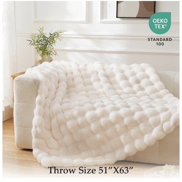 Premium Soft Faux Rabbit Fur Throw Blanket Plush 63"x51" 3D Bubble Wave Blanket - Picture 4 of 6